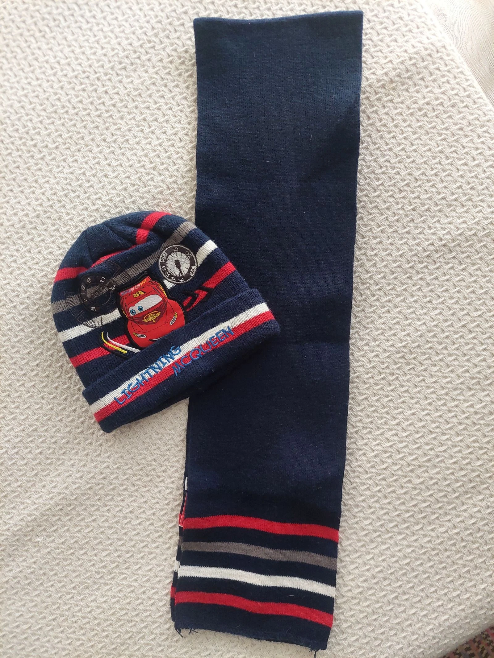 Disney - Conjunto gorro + Cachecol Mc Queen 